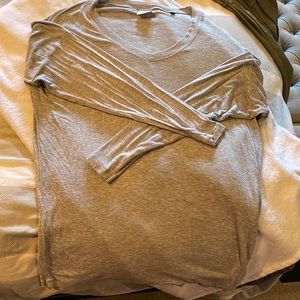 Grey quarter length t shirt